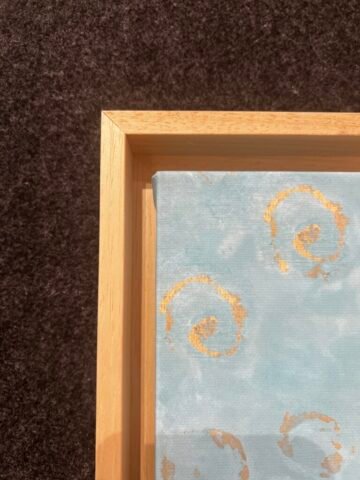 natural float frame - detail subject on canvas